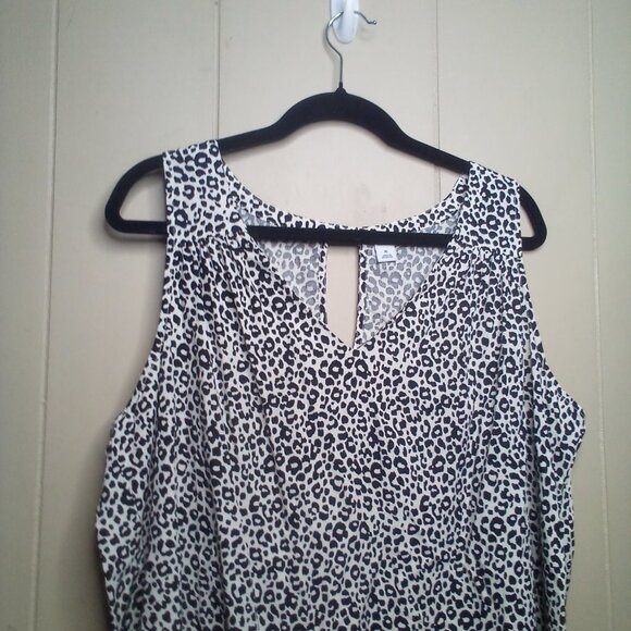 Old Navy Blouse XL Sleeveless V-Neck Flowing Animal Print Black White - Picture 13 of 15
